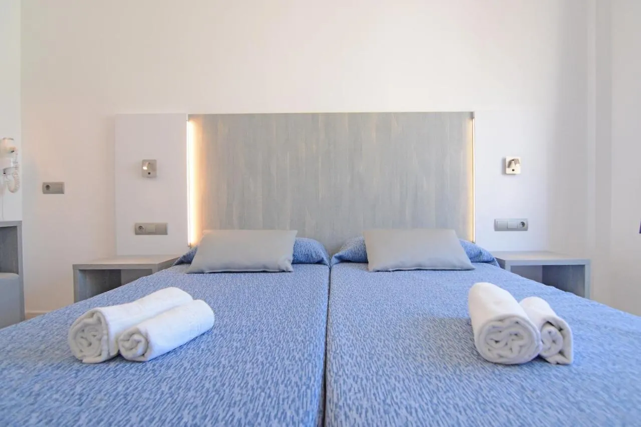 Apartamentos Playa Sol Es Cana Aparthotel