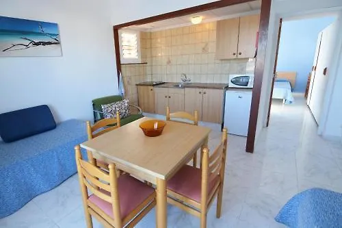 Apartamentos Playa Sol Es Cana Aparthotel