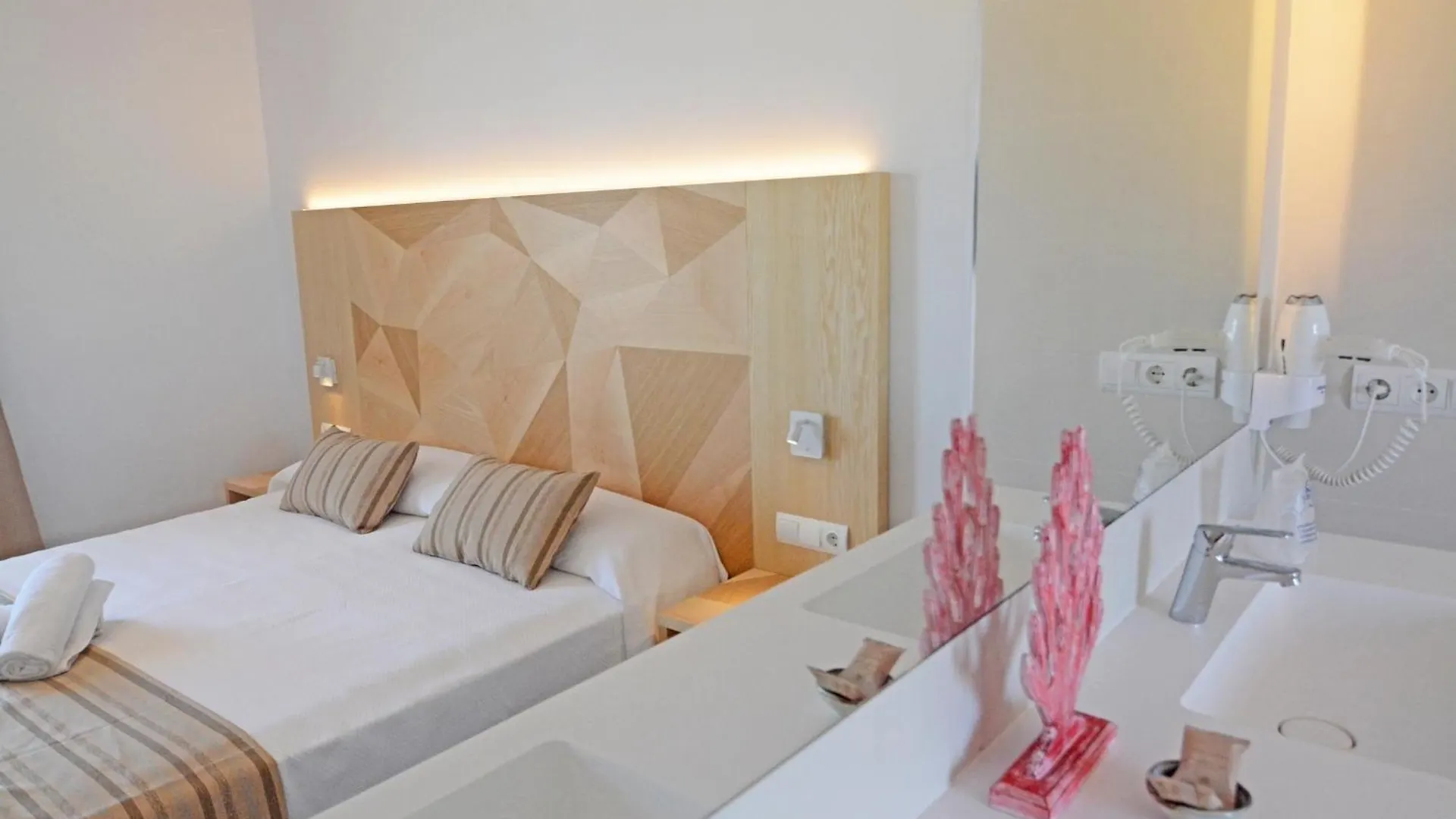 Apartamentos Playa Sol Es Cana 公寓式酒店